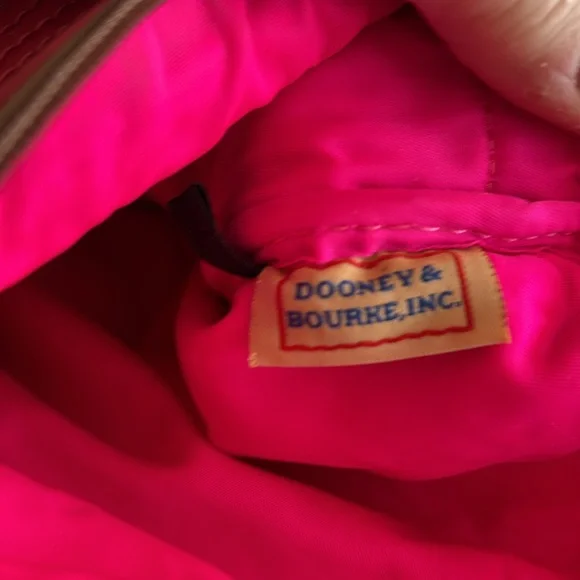 Vintage Dooney and Bourke red crossbody. - Picture 5 of 16